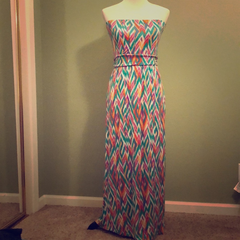 Fantastic Fawn fun strapless maxi dress